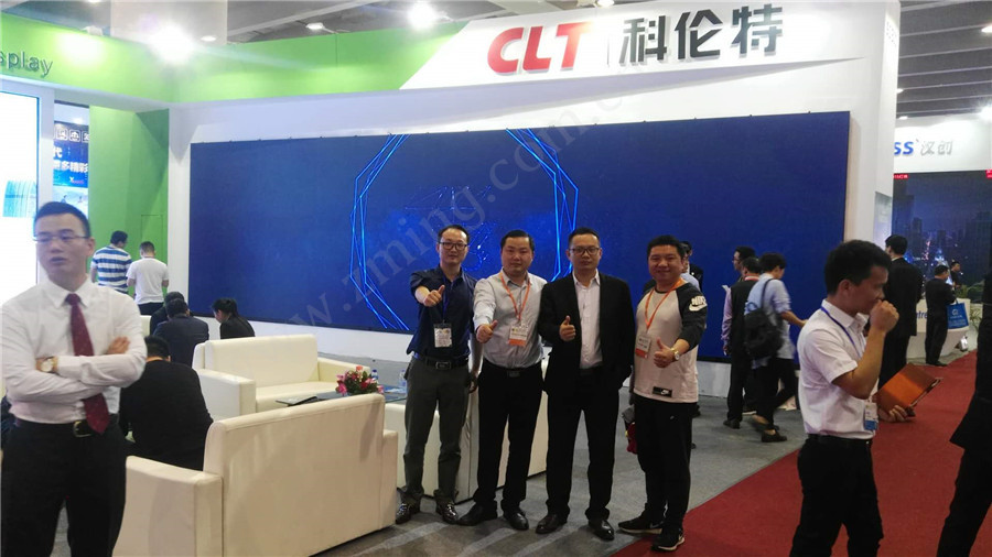 争鸣光电参加2018广州国际广告标识及LED展览会