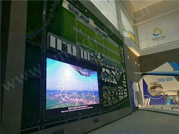 中国动力谷led显示屏安装调试完成