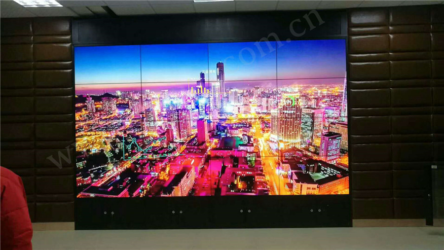 祝贺工大实验室LCD拼接屏安装调试完成